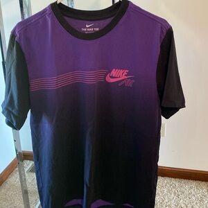Men’s medium Nike tee, nwot, purple to black hombre